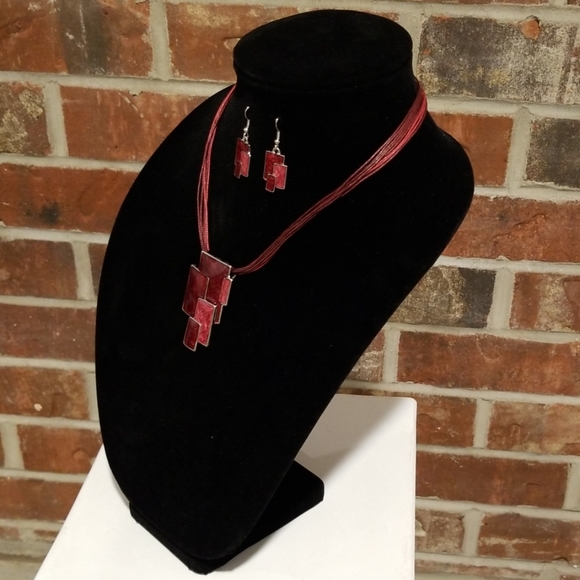 Pink and Red Necklace and Earrings - Picture 4 of 6